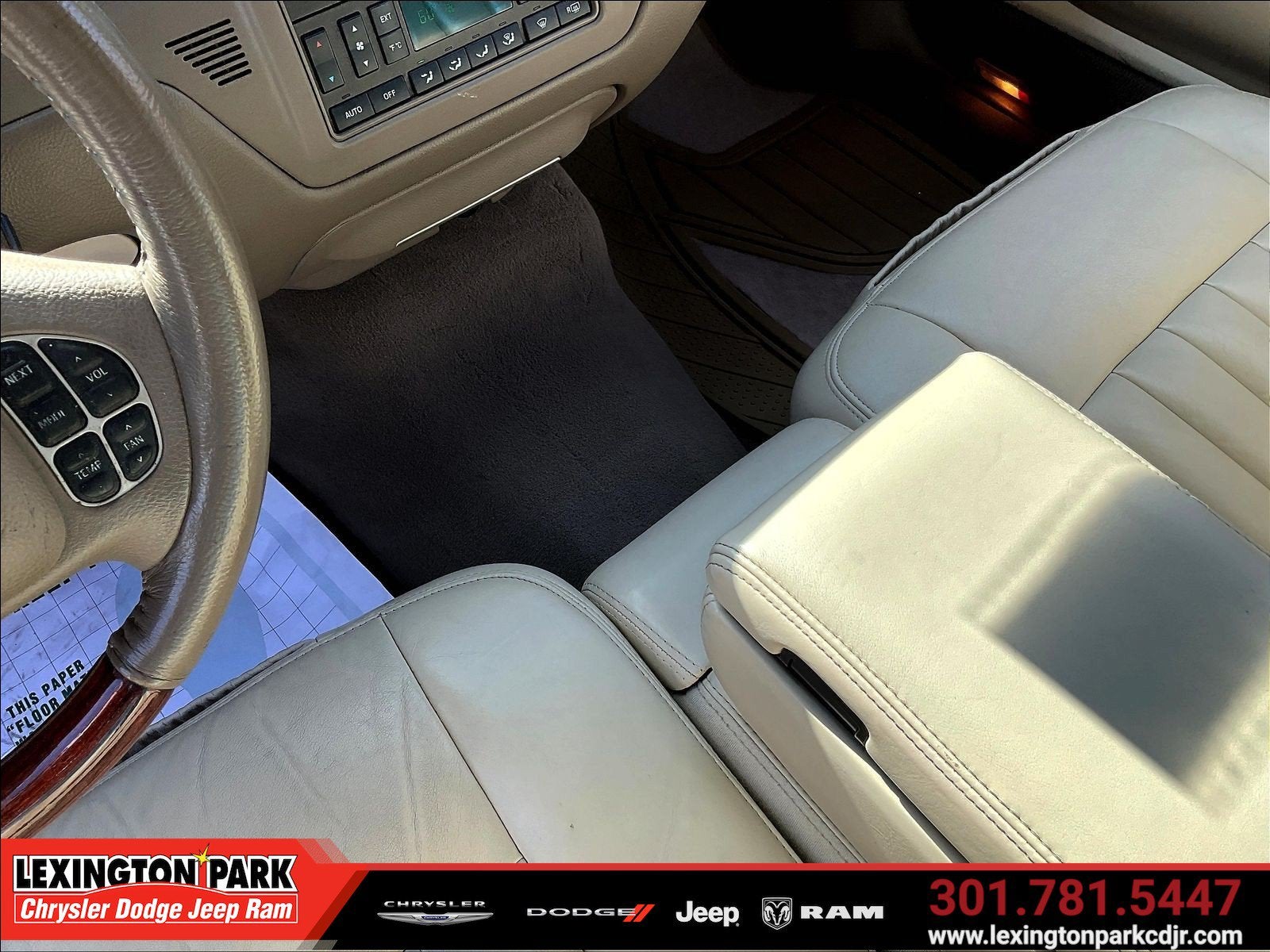 2003 Lincoln Town Car Signature