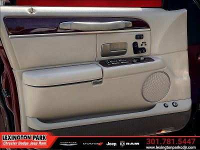 2003 Lincoln Town Car Signature
