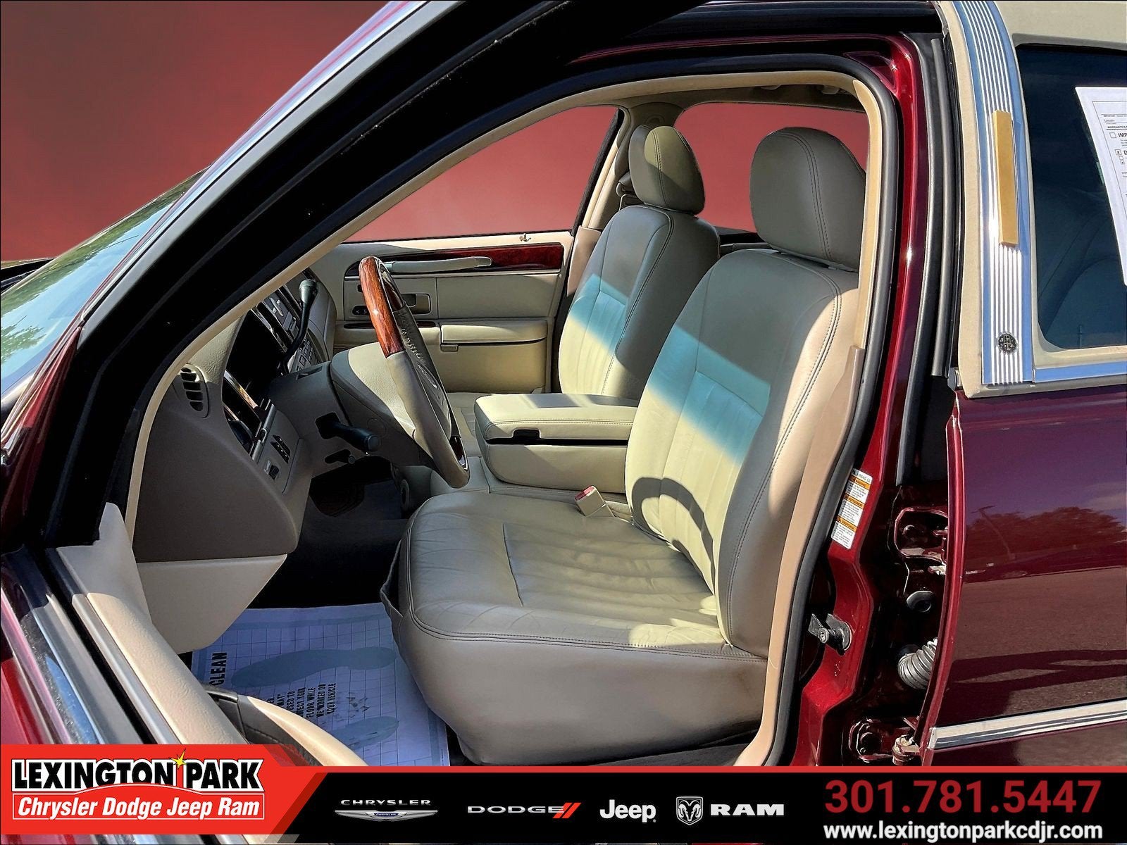 2003 Lincoln Town Car Signature