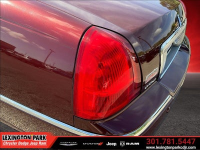 2003 Lincoln Town Car Signature