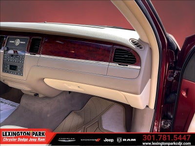 2003 Lincoln Town Car Signature