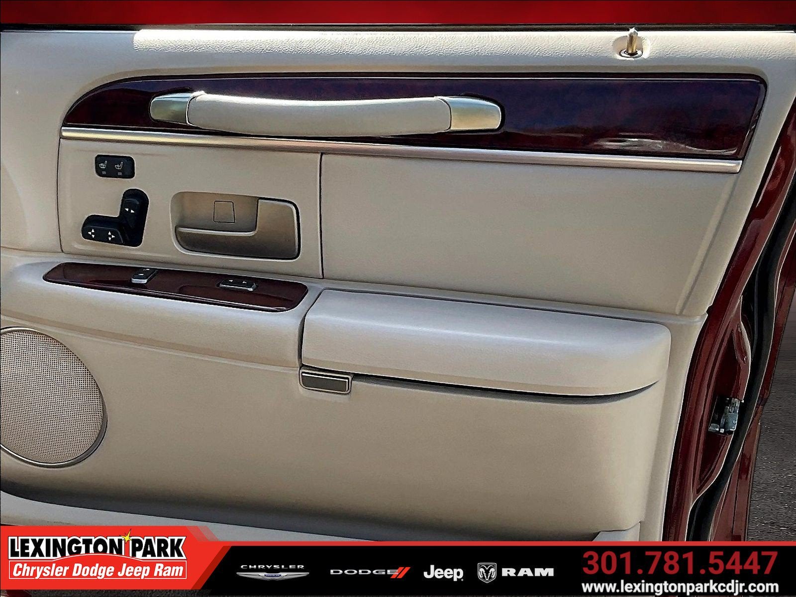 2003 Lincoln Town Car Signature