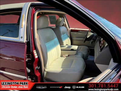 2003 Lincoln Town Car Signature