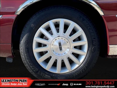 2003 Lincoln Town Car Signature
