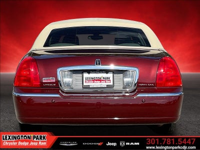 2003 Lincoln Town Car Signature