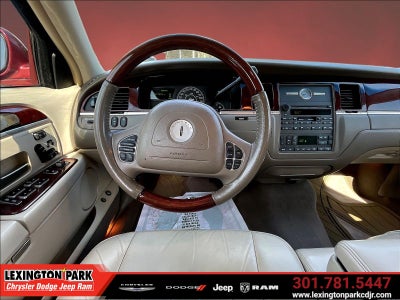 2003 Lincoln Town Car Signature
