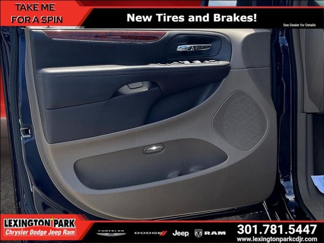 2015 Chrysler Town & Country Touring