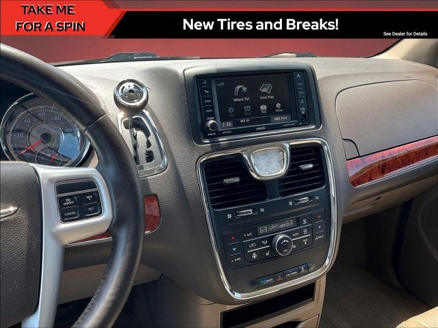 2015 Chrysler Town & Country Touring