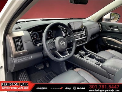 2024 Nissan Pathfinder Platinum 4WD