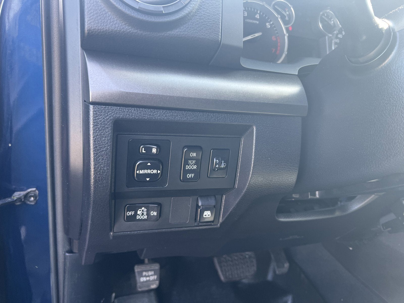 2014 Toyota Tundra 4WD Truck SR5