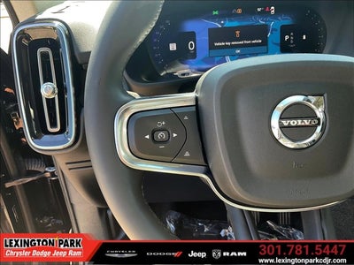 2023 Volvo XC40 B5 Ultimate Bright Theme