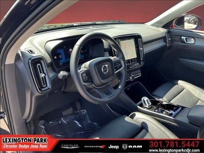 2023 Volvo XC40 B5 Ultimate Bright Theme