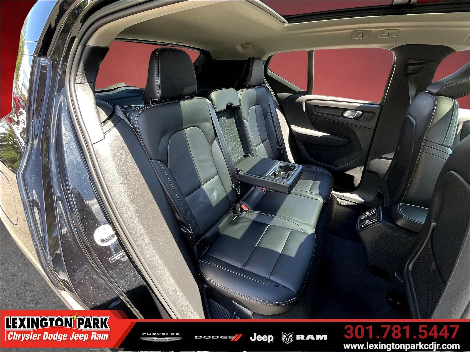 2023 Volvo XC40 B5 Ultimate Bright Theme