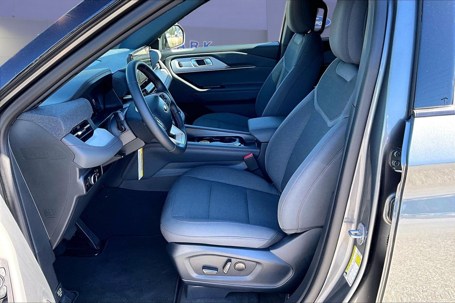 2027 Ford Explorer Active w/200A Pkg