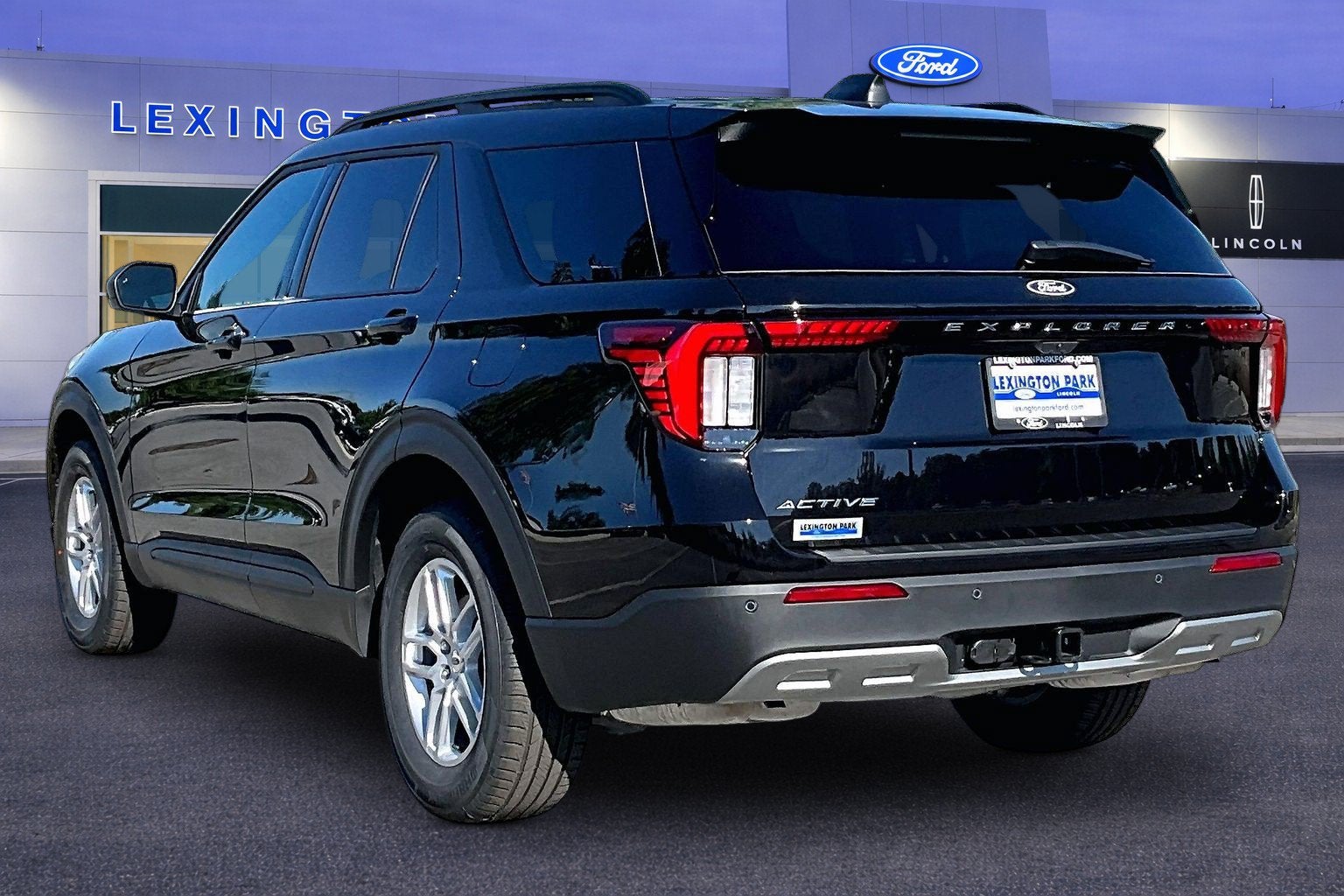 2027 Ford Explorer Active w/200A Pkg
