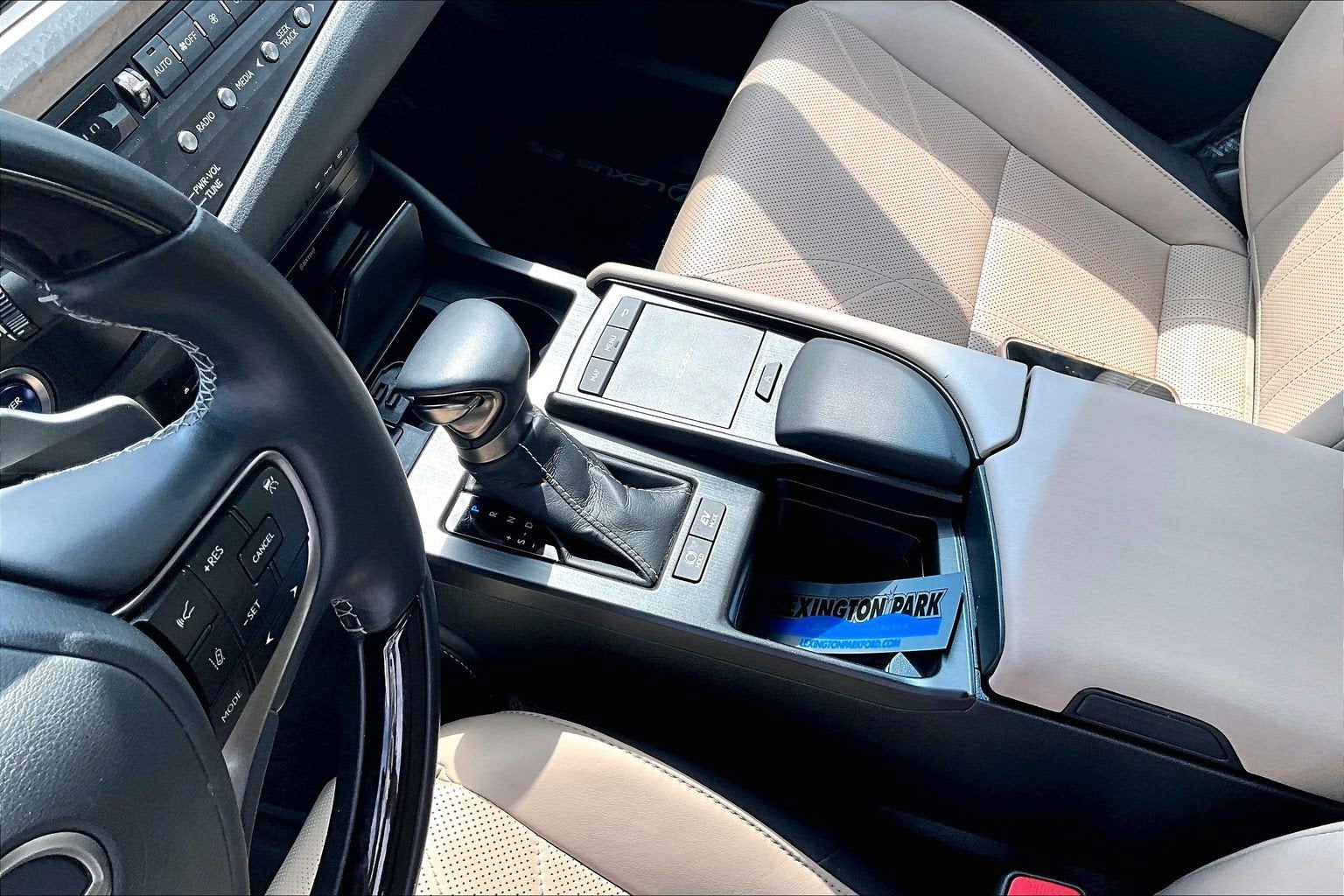 2019 Lexus ES ES 300h Luxury