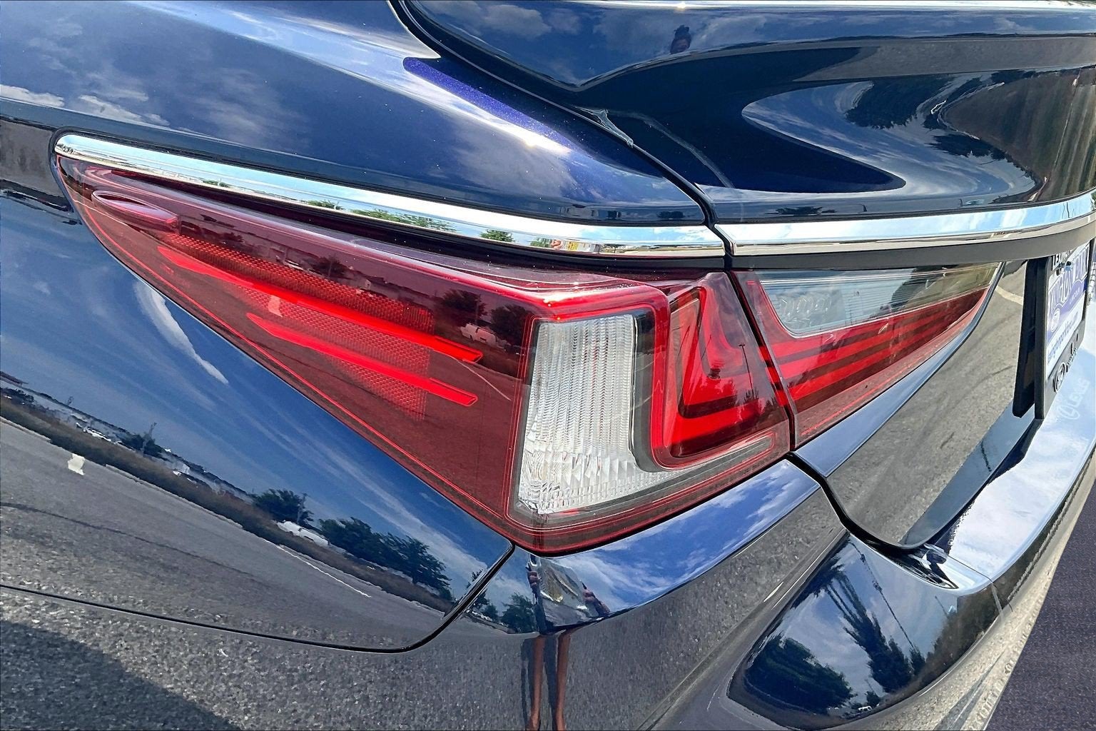 2019 Lexus ES ES 300h Luxury