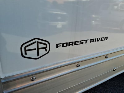 2027 Ford E-Series 14' Dry Box Van E-350 SRW