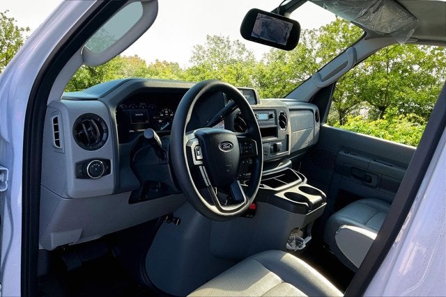 2026 Ford E-Series Cutaway E-350 SRW 138" WB