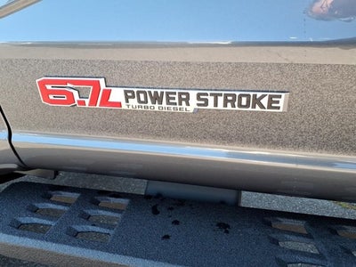 2027 Ford Super Duty F-350 SRW XLT