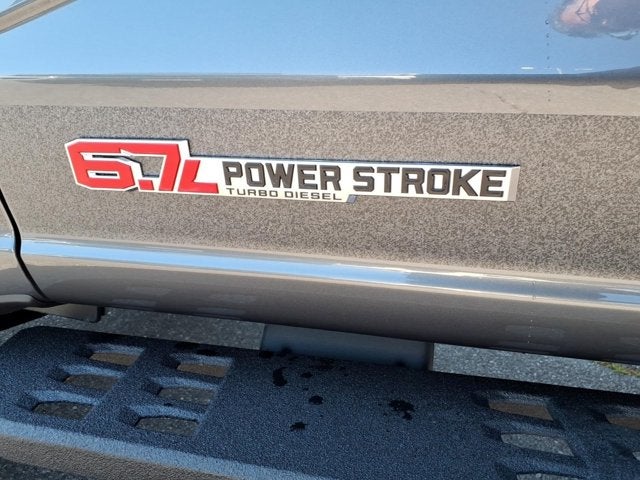 2027 Ford Super Duty F-350 SRW XLT