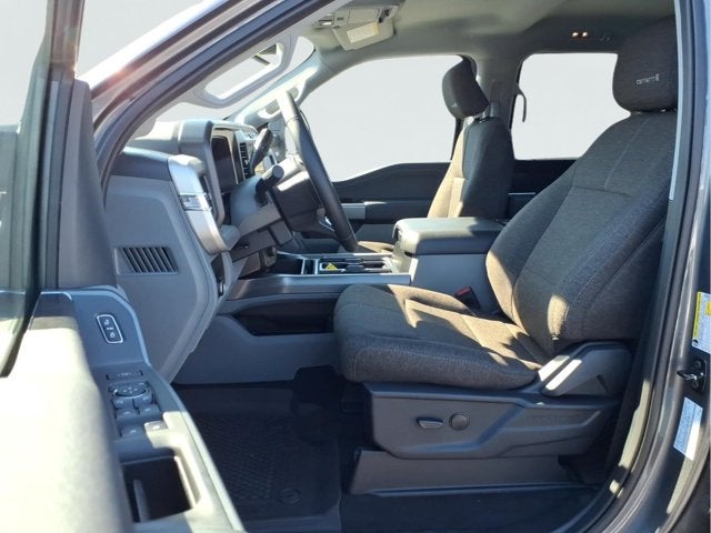 2027 Ford Super Duty F-350 SRW XLT