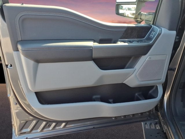 2027 Ford Super Duty F-350 SRW XLT