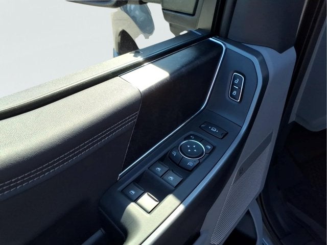 2027 Ford Super Duty F-350 SRW XLT