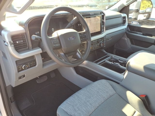 2027 Ford Super Duty F-350 DRW XLT