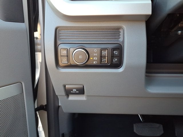 2027 Ford Super Duty F-350 DRW XLT