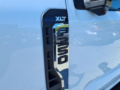 2027 Ford Super Duty F-350 DRW XLT