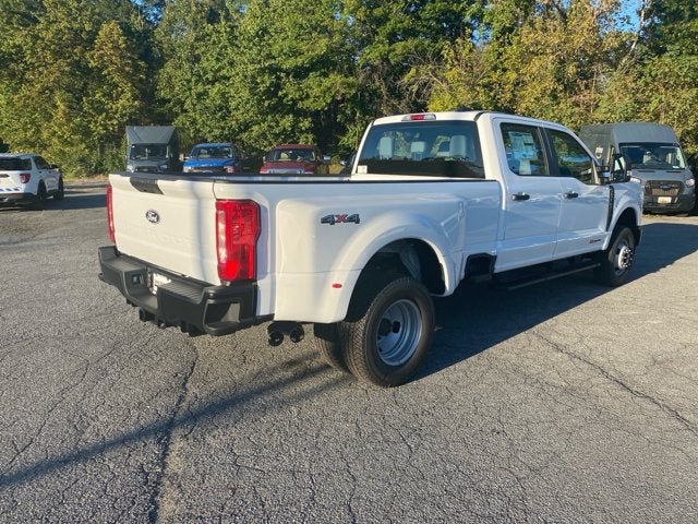 2027 Ford Super Duty F-350 DRW XL