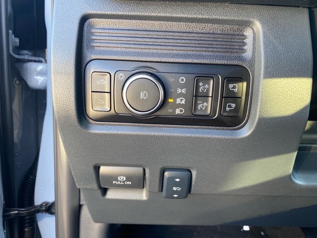 2027 Ford Super Duty F-450 DRW Platinum