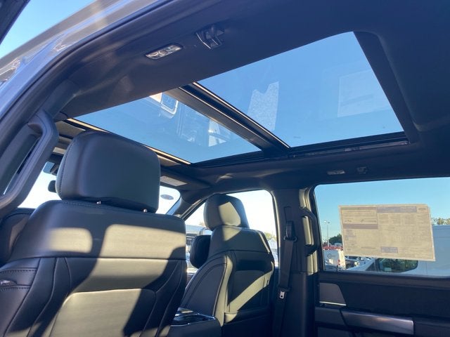 2027 Ford Super Duty F-450 DRW Platinum