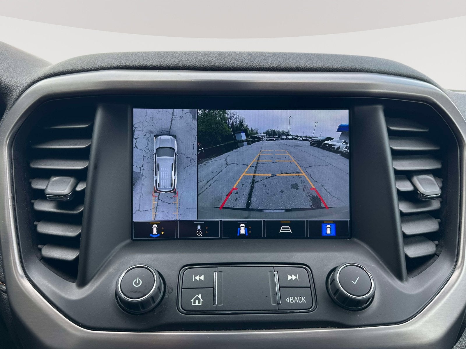 2022 GMC Acadia AT4