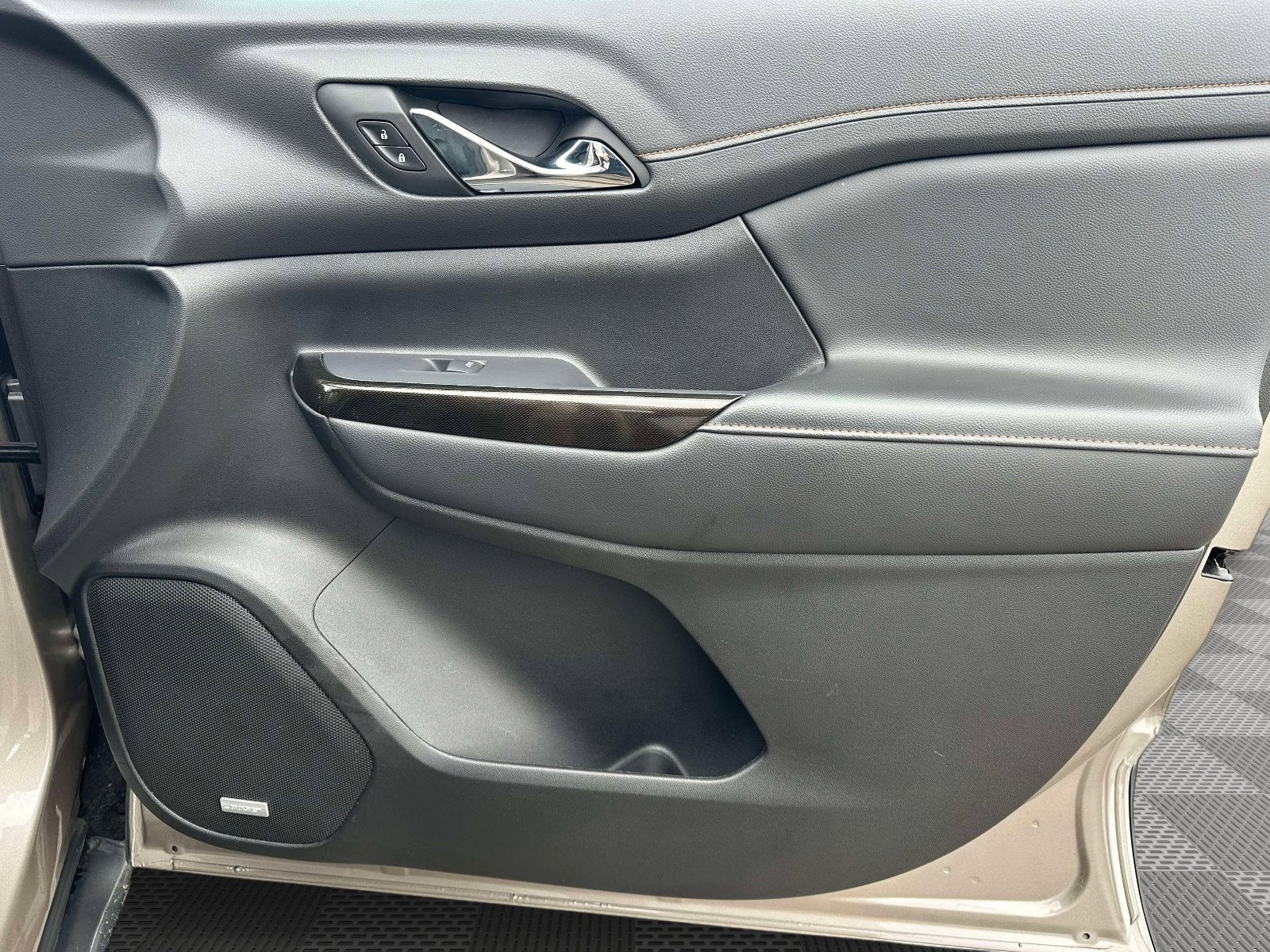 2022 GMC Acadia AT4