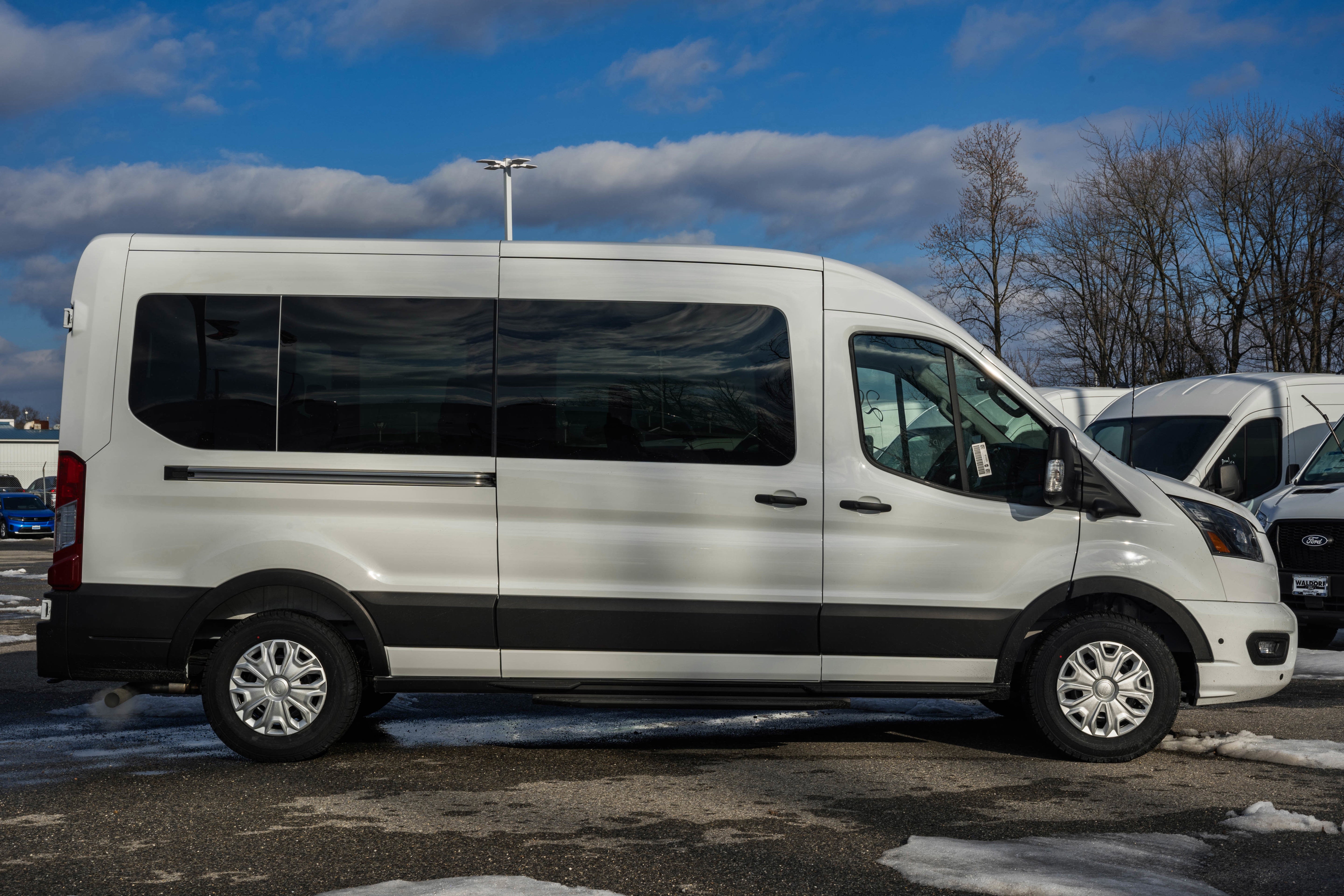 2026 Ford Transit Passenger Wagon XLT