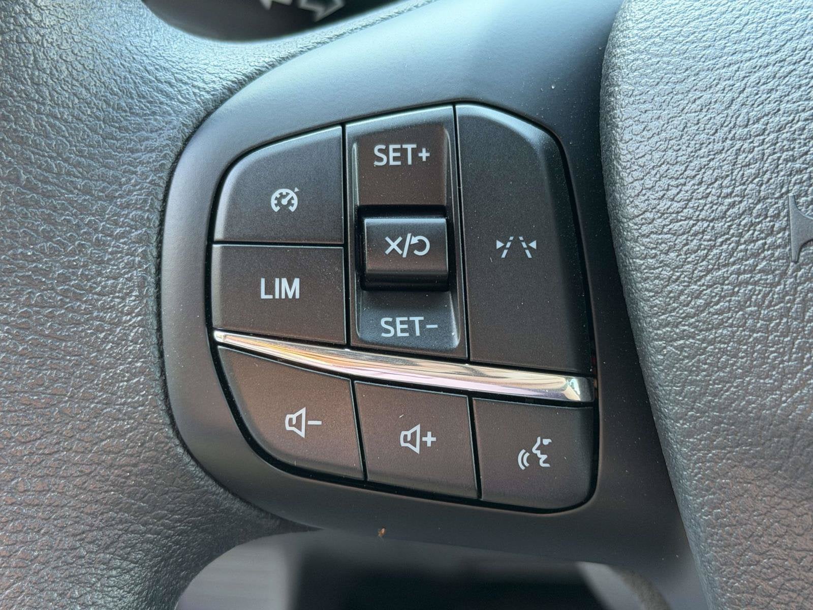 2027 Ford Transit Passenger Wagon XL