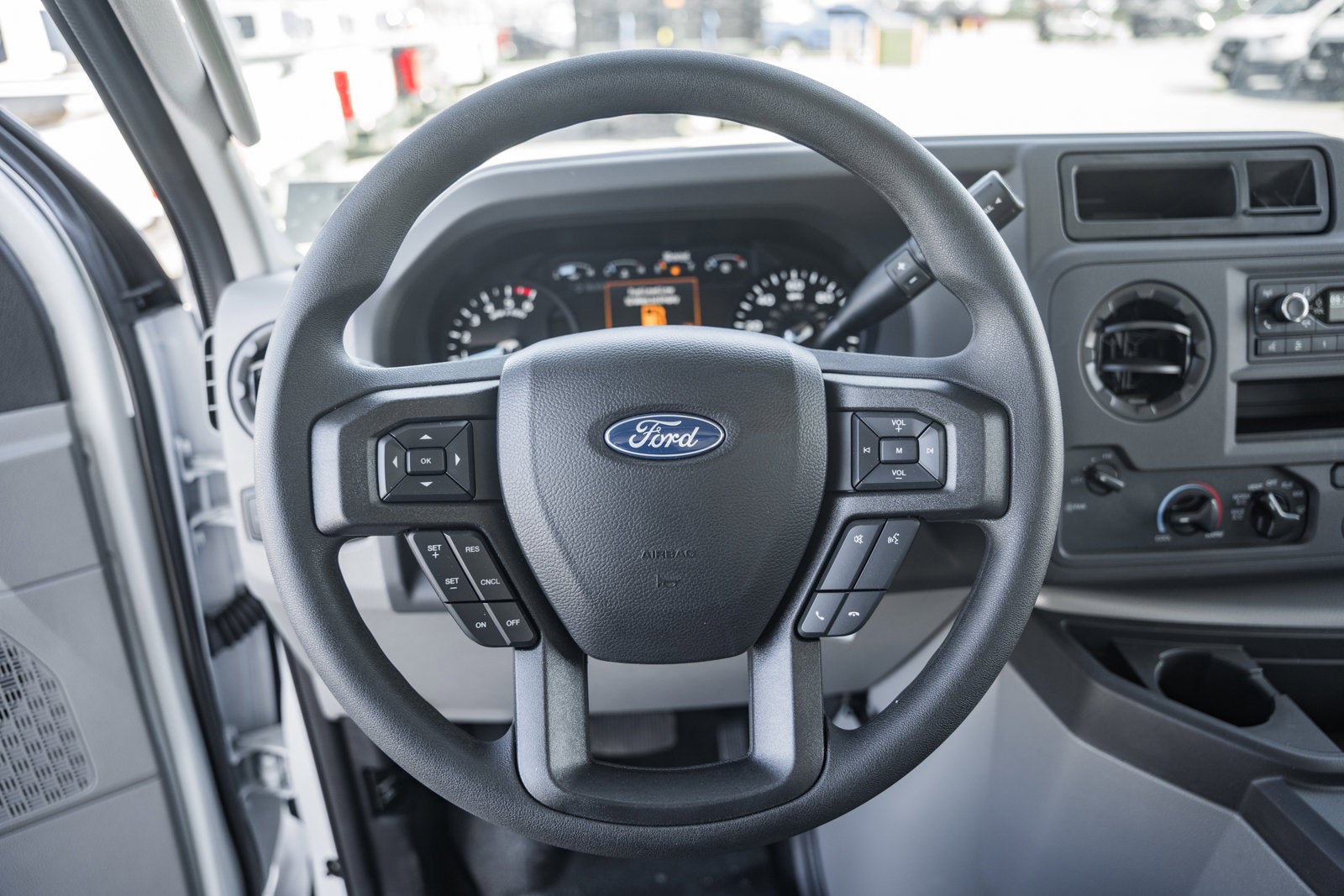 2026 Ford E-Series Cutaway E-450 DRW