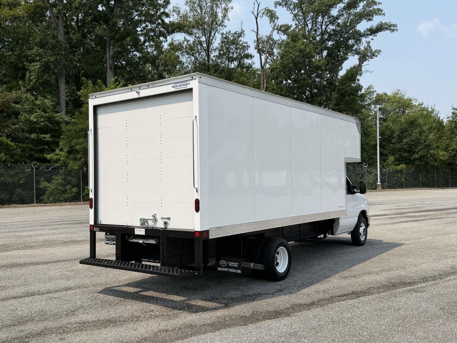 2027 Ford E-Series Cutaway E-450 DRW 158" WB