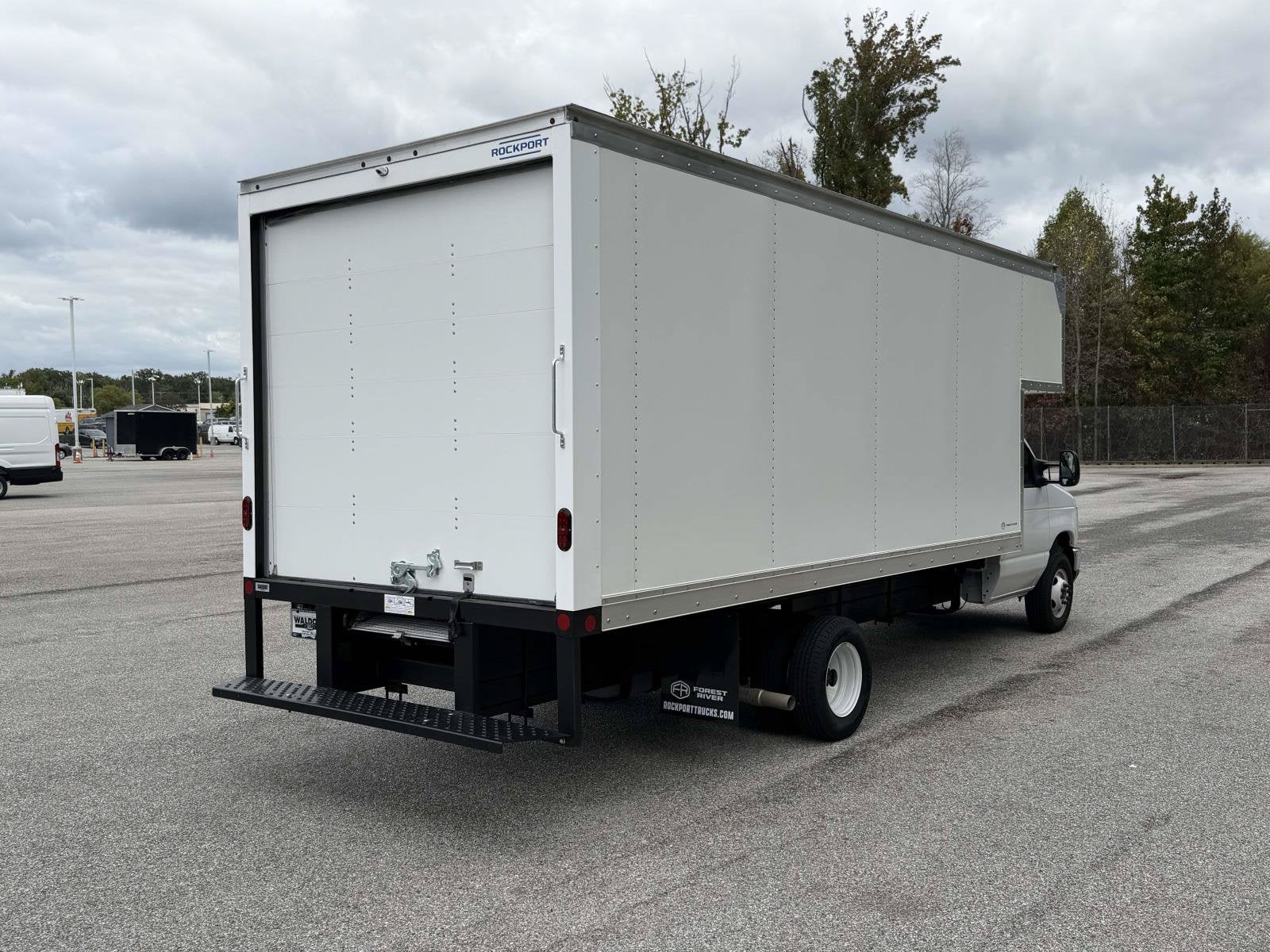 2027 Ford E-Series Cutaway E-450 DRW 158" WB