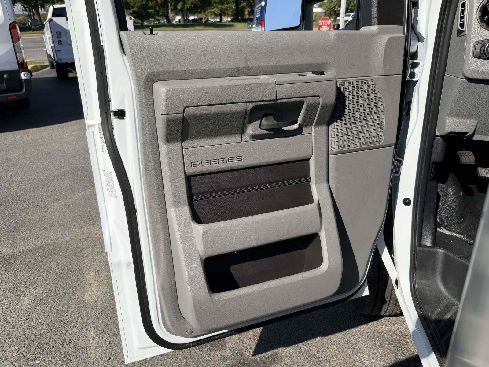 2027 Ford E-Series Cutaway E-450 DRW 158" WB