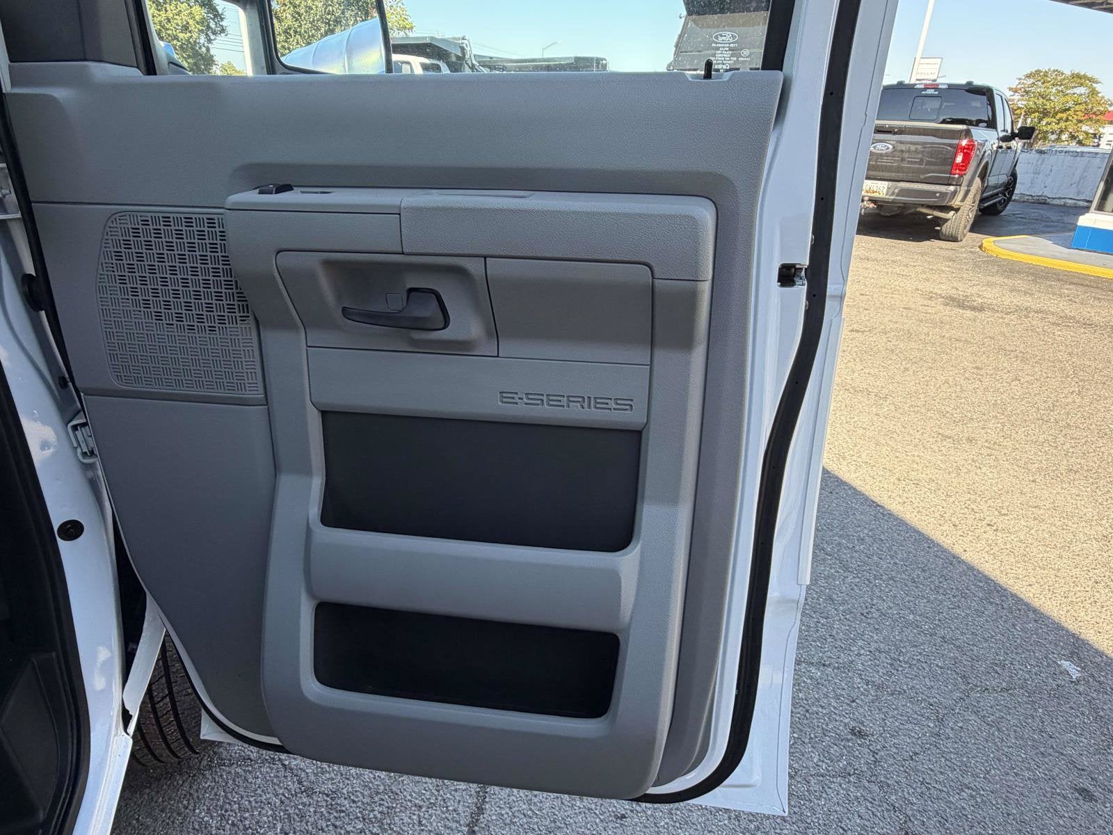 2027 Ford E-Series Cutaway E-450 DRW 158" WB