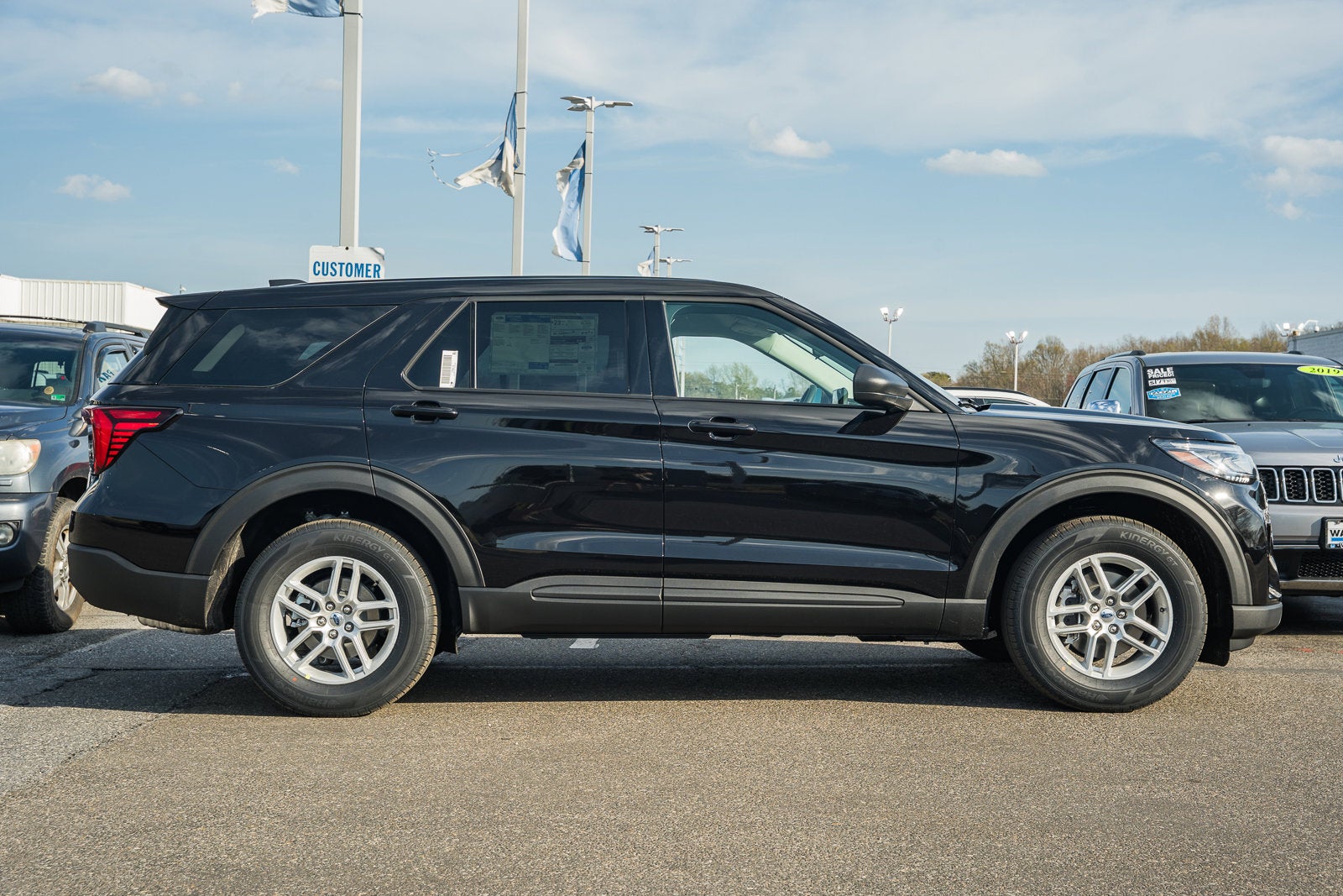 2026 Ford Explorer Active w/100A Pkg