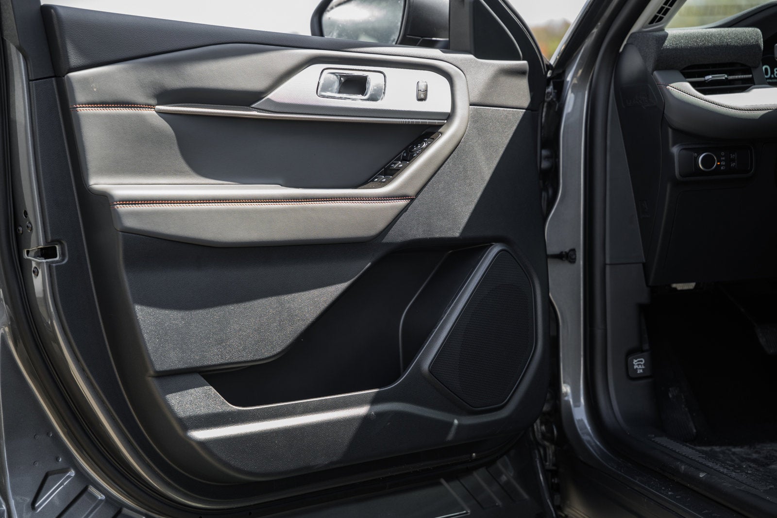 2026 Ford Explorer Active w/100A Pkg