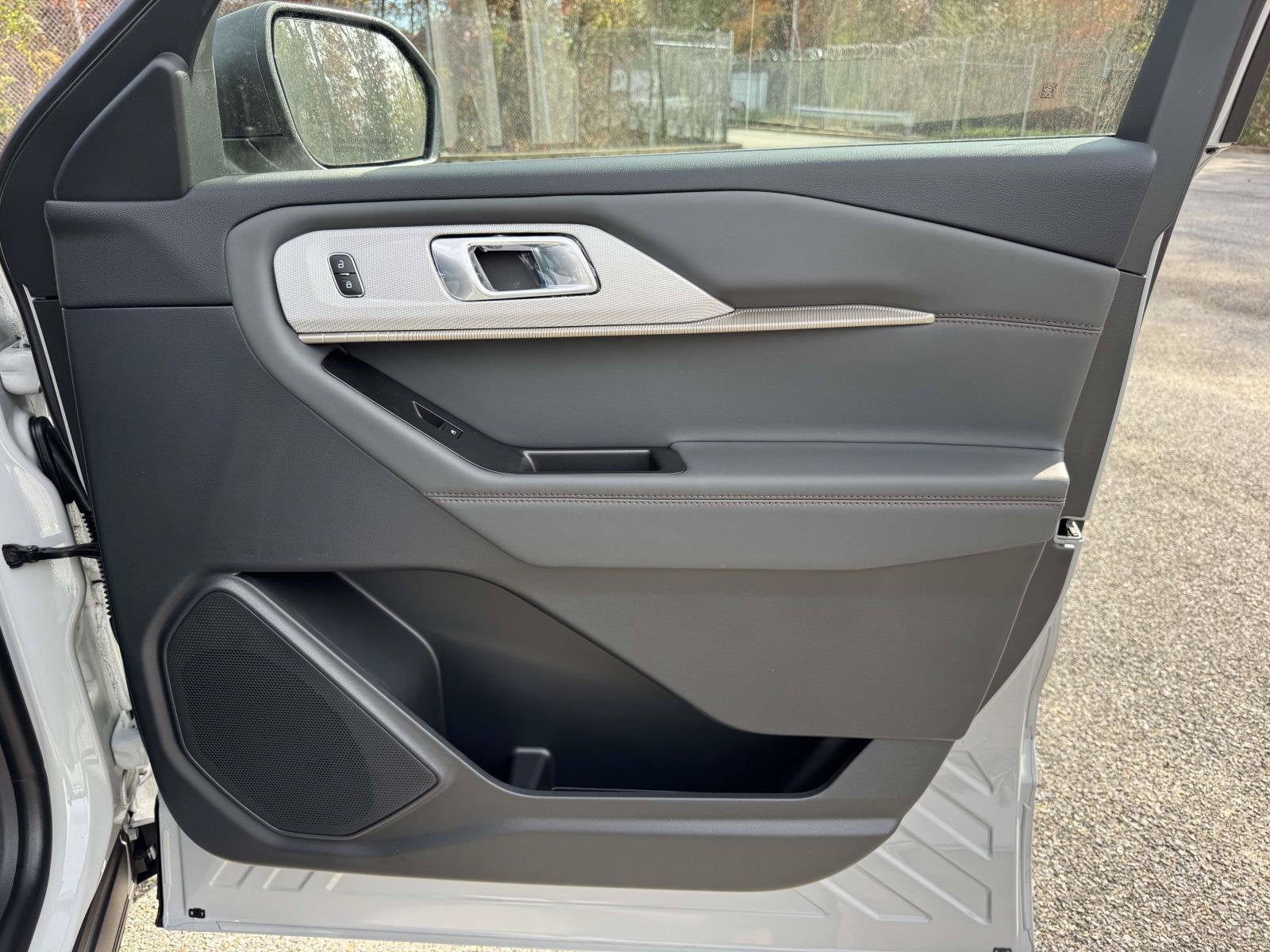 2027 Ford Explorer Active w/200A Pkg