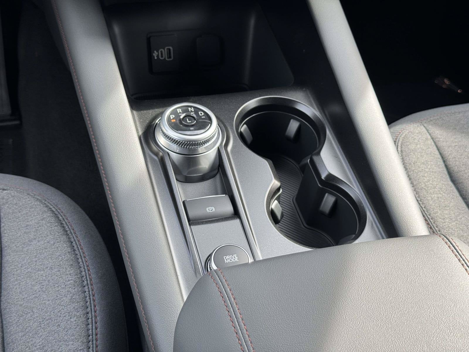 2027 Ford Explorer Active w/200A Pkg