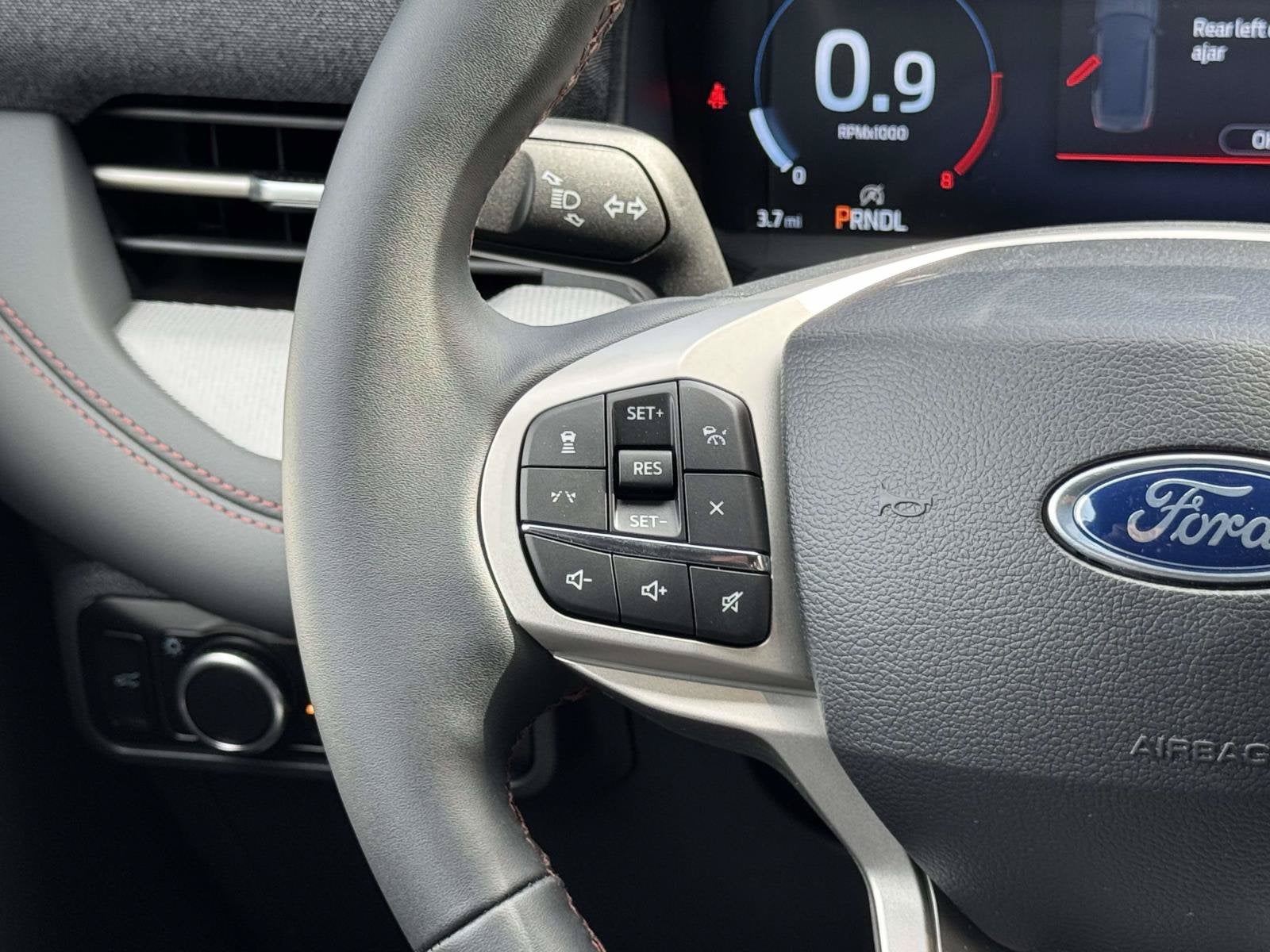 2027 Ford Explorer Active w/200A Pkg