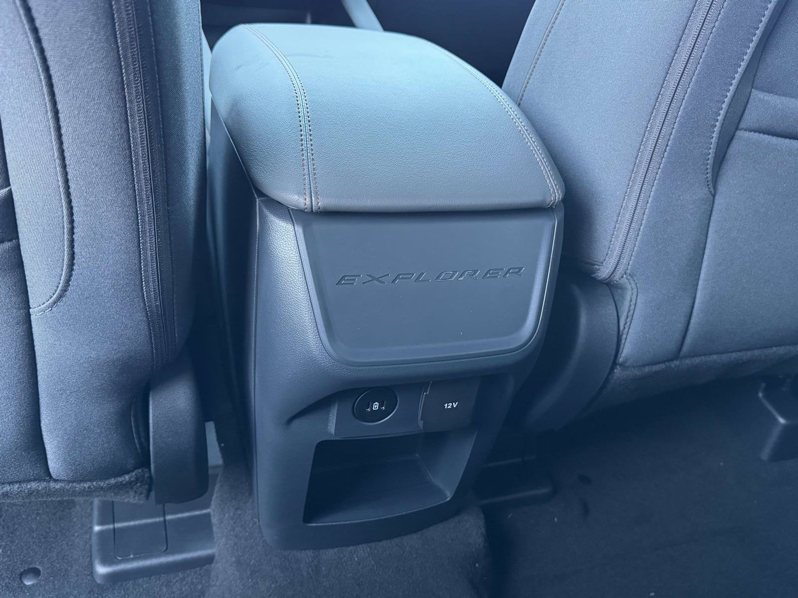 2027 Ford Explorer Active w/200A Pkg