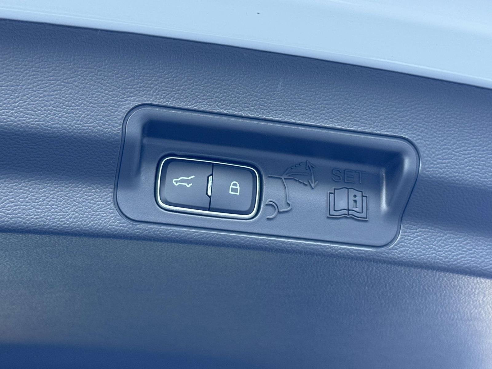 2027 Ford Explorer Active w/200A Pkg
